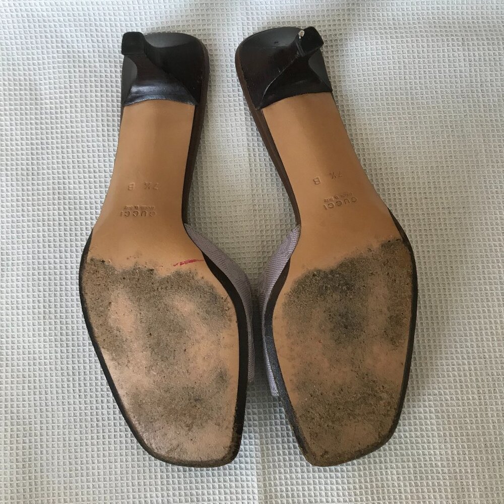 Gucci Lavender Mules, Heeled Slides Square Toe Logo printed fabric, size 7 1/2 B - Picture 4 of 9